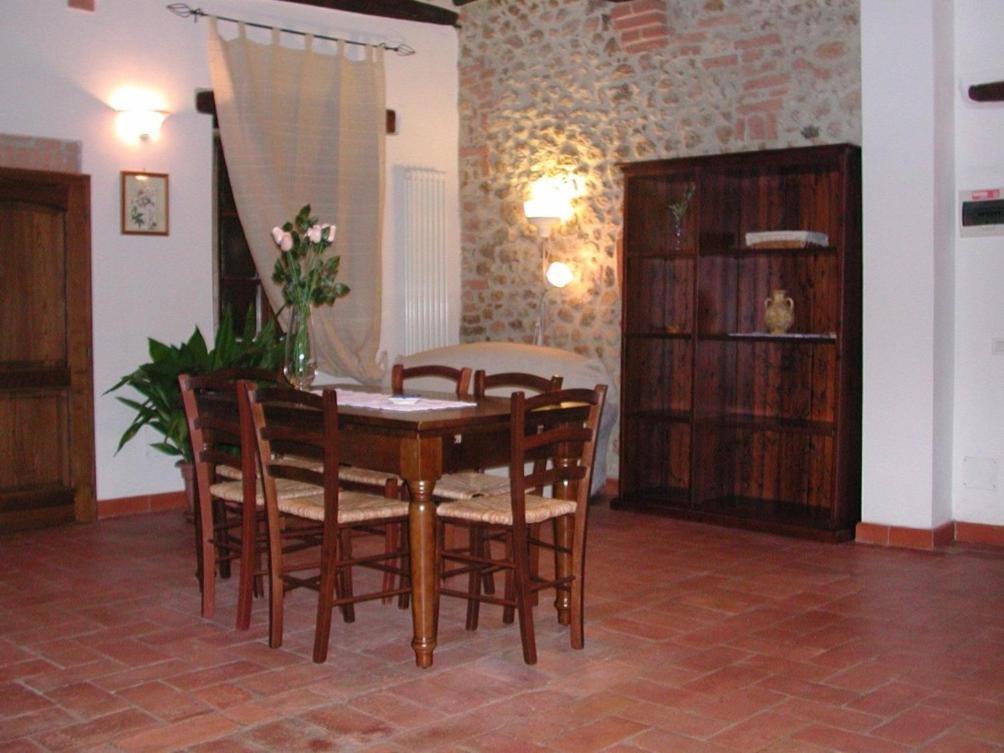 Casale Il Colombaio Di Toiano Guest House Valli Екстериор снимка